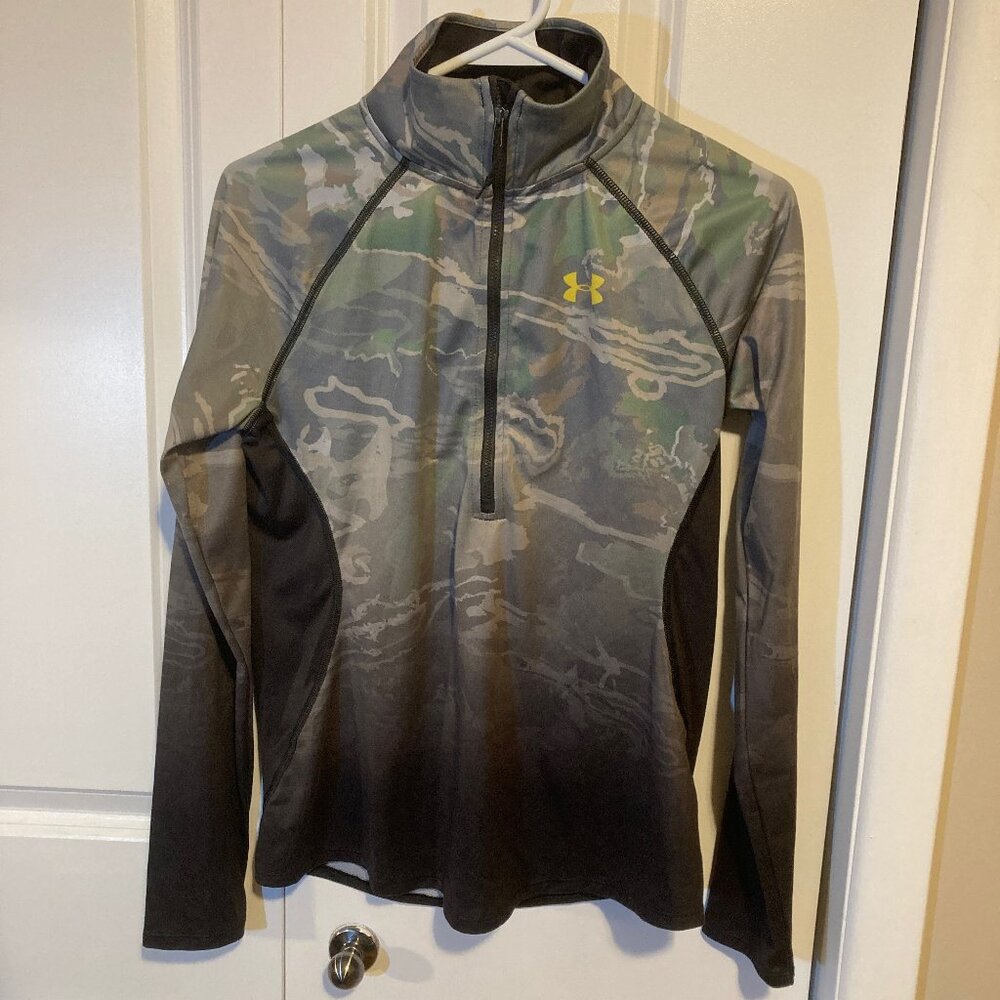 #37 Women's Under Armour Camouflage Half-Zip Pullover, Size Medium